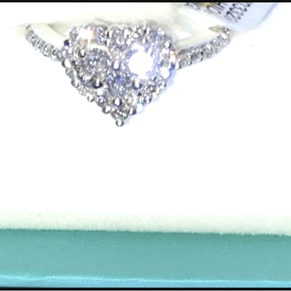 Available until May 5th EFFY Diamond Heart Ring (9/10 ct. t.w.) 14k White Gold